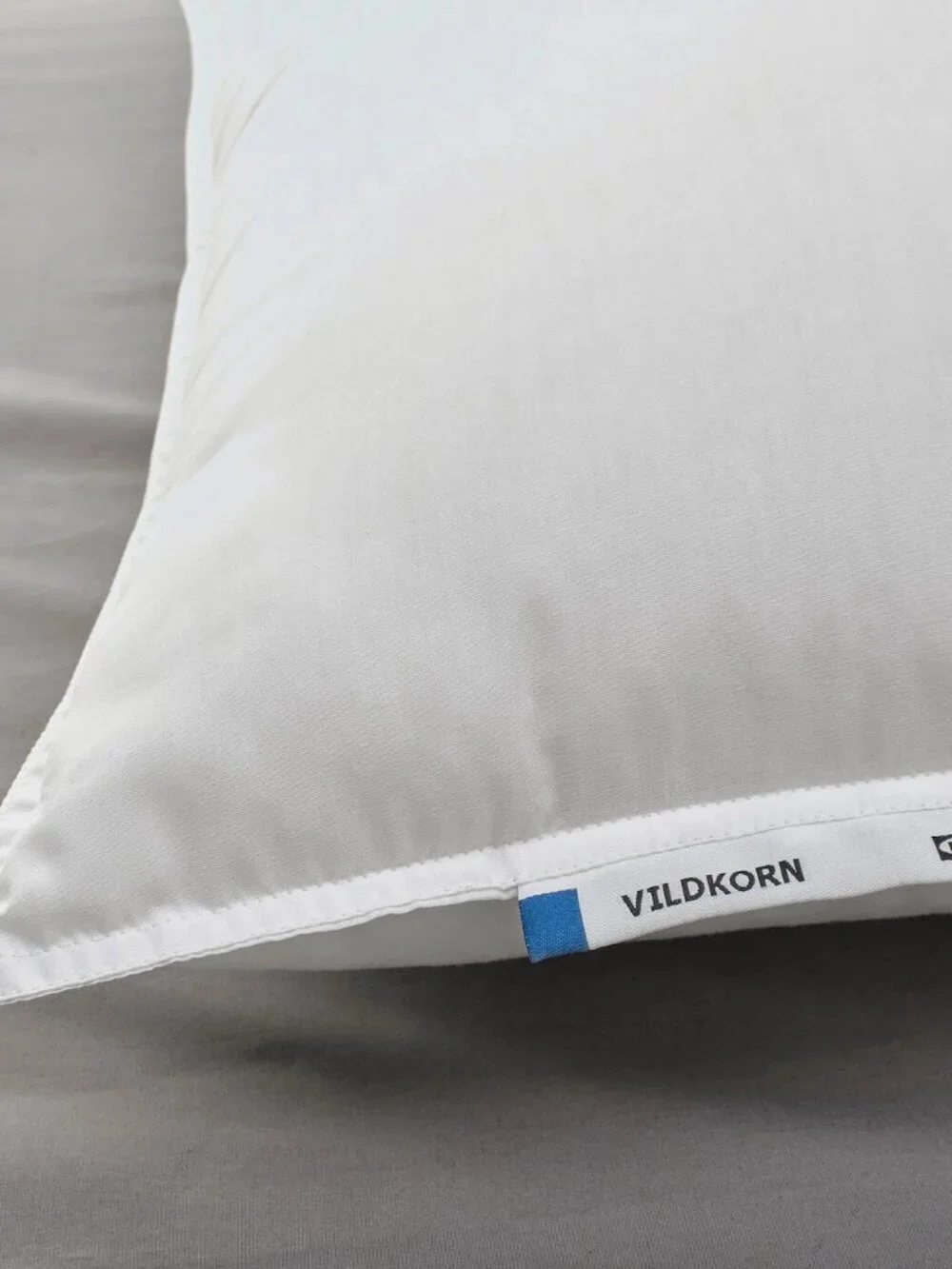 VILDKORN Grand High Tall Pillow by IKEA 20x30 Inches Size Queen NEW